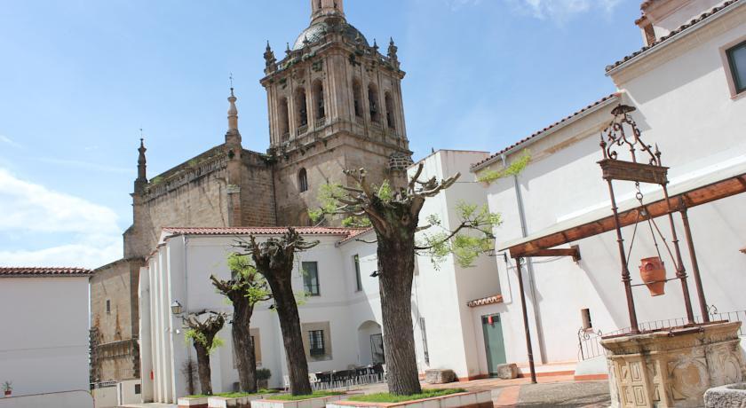 Sumaiya El Palacio Coria Ngoại thất bức ảnh
